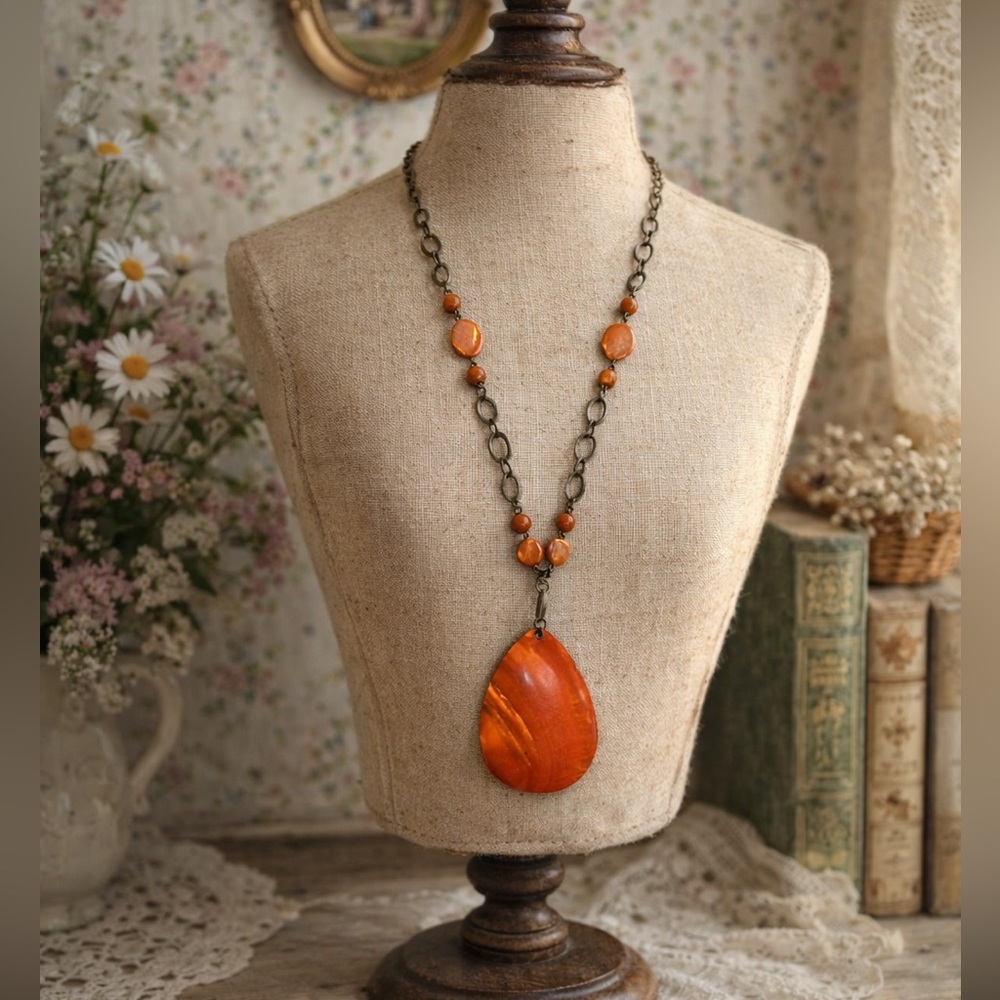 Vintage 1970s Elegant Mother Of Pearl Dyed Orange Pendant Chain Necklace
